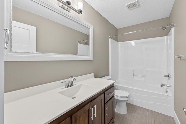 3940 192nd Lane NW, Oak Grove, MN 55303