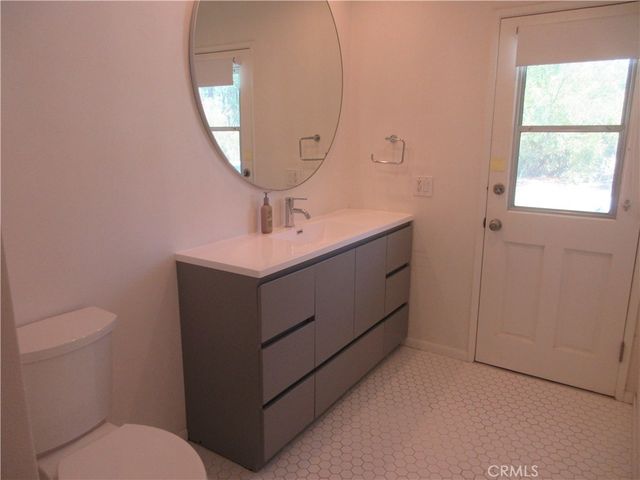 24300 Hatteras Street, Woodland Hills, CA 91367