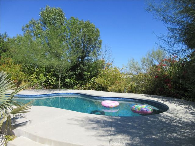 24300 Hatteras Street, Woodland Hills, CA 91367