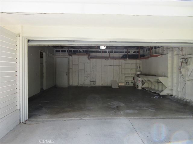 24300 Hatteras Street, Woodland Hills, CA 91367
