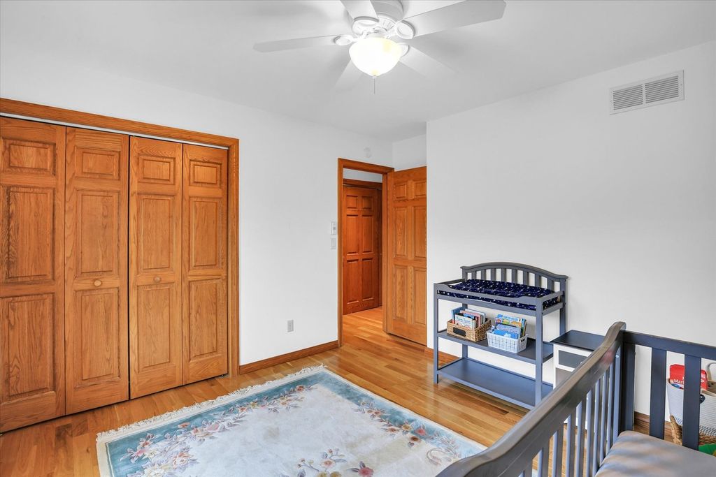 Image 37 of property listing at 2706 N Salisbury Court, Champaign, IL 61821