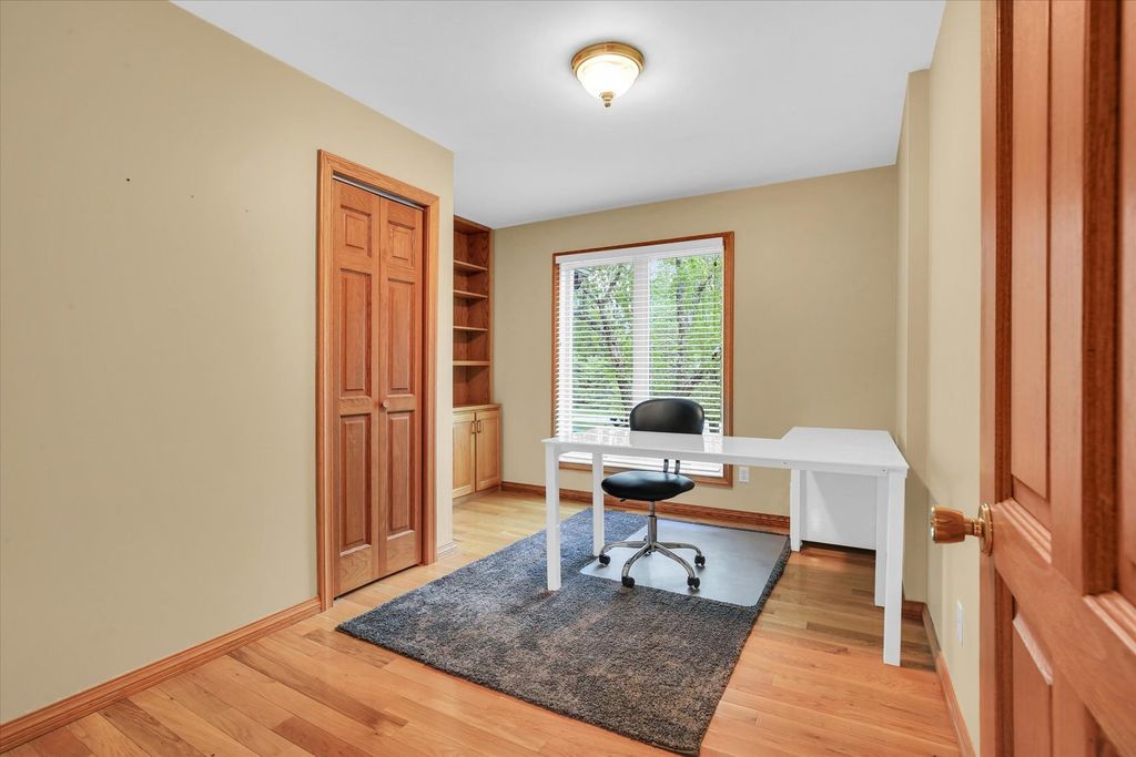 Image 39 of property listing at 2706 N Salisbury Court, Champaign, IL 61821