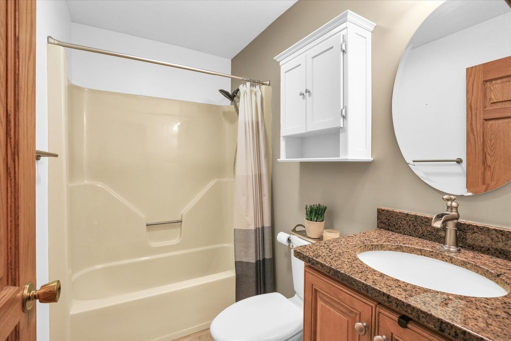 Image 41 of property listing at 2706 N Salisbury Court, Champaign, IL 61821