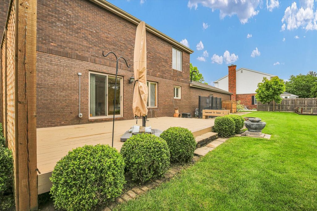 Image 45 of property listing at 2706 N Salisbury Court, Champaign, IL 61821