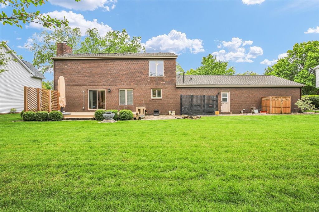 Image 49 of property listing at 2706 N Salisbury Court, Champaign, IL 61821