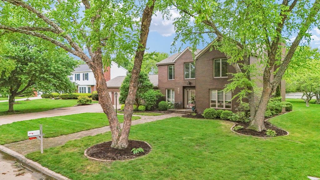 Image 52 of property listing at 2706 N Salisbury Court, Champaign, IL 61821