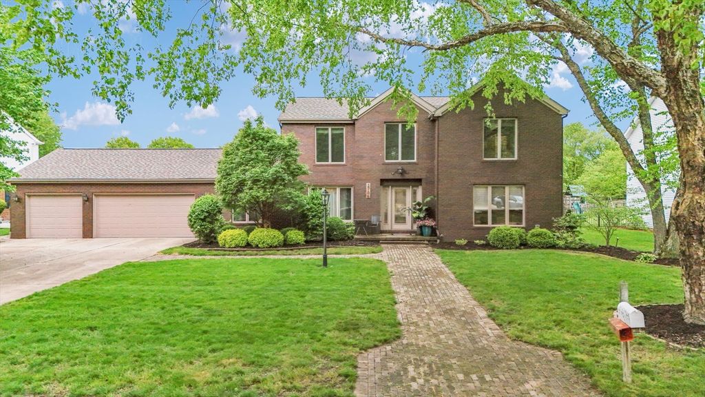 Image 53 of property listing at 2706 N Salisbury Court, Champaign, IL 61821