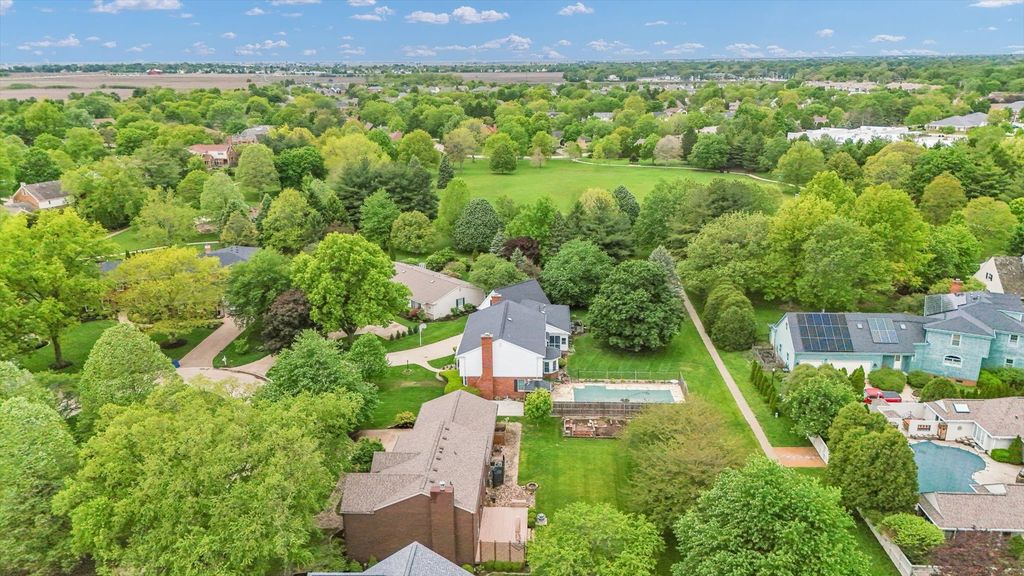 Image 59 of property listing at 2706 N Salisbury Court, Champaign, IL 61821