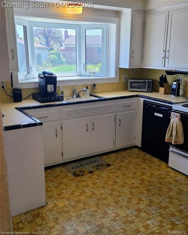 9119 Montana Court, Livonia, MI 48150