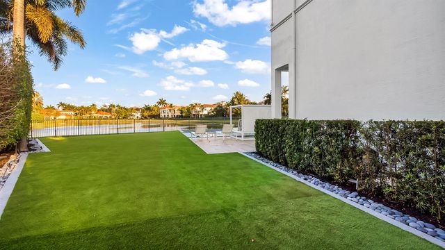 17690 Lomond Court, Boca Raton, FL 33496