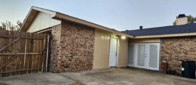 509 Chestnut Drive, Grand Prairie, TX 75052