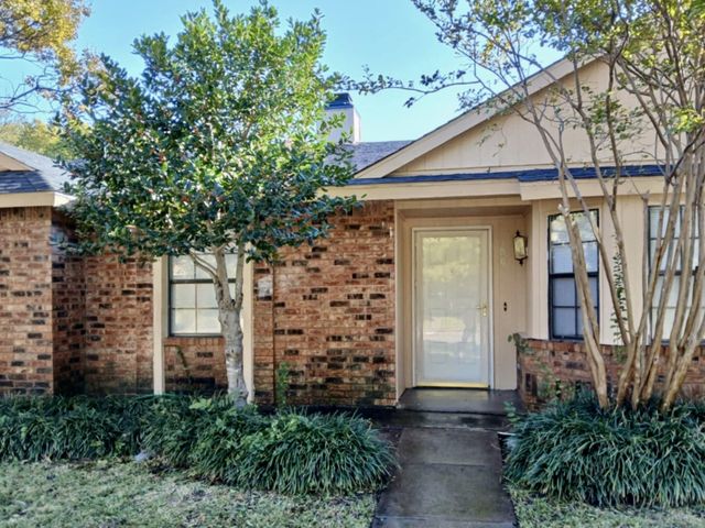 509 Chestnut Drive, Grand Prairie, TX 75052