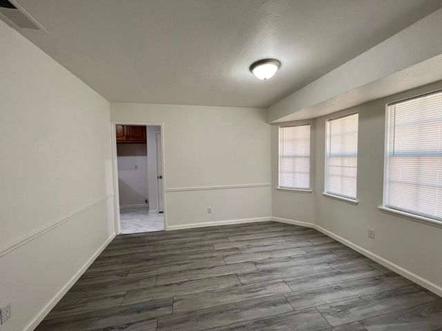 509 Chestnut Drive, Grand Prairie, TX 75052