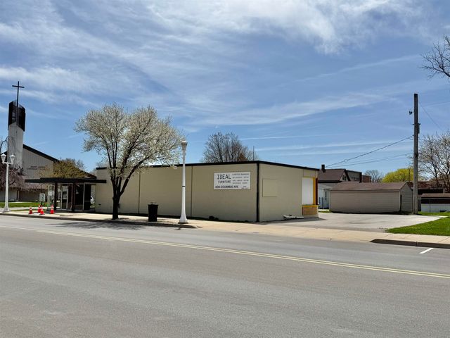 608 Columbus Avenue, Bay City, MI 48708