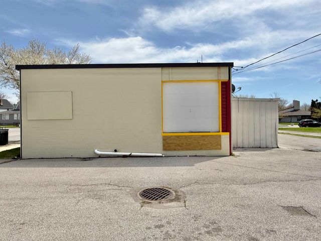 608 Columbus Avenue, Bay City, MI 48708