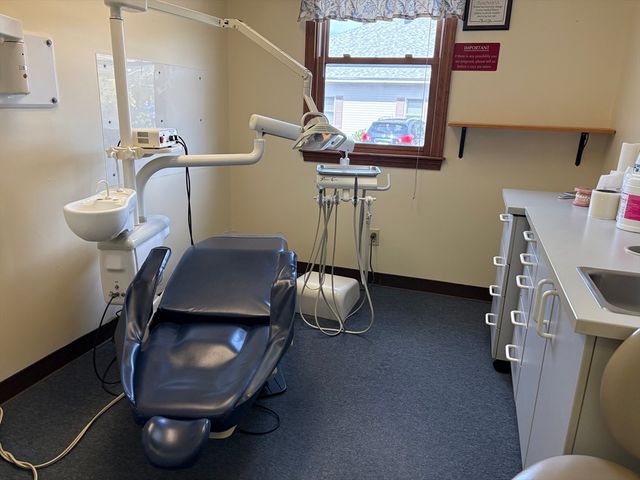 1079 Central St 2, Leominster, MA 01453