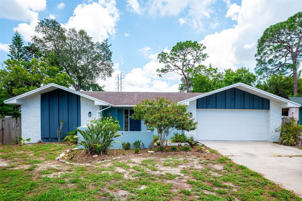 504 BAMBOO COURT, Tarpon Springs, FL 34689