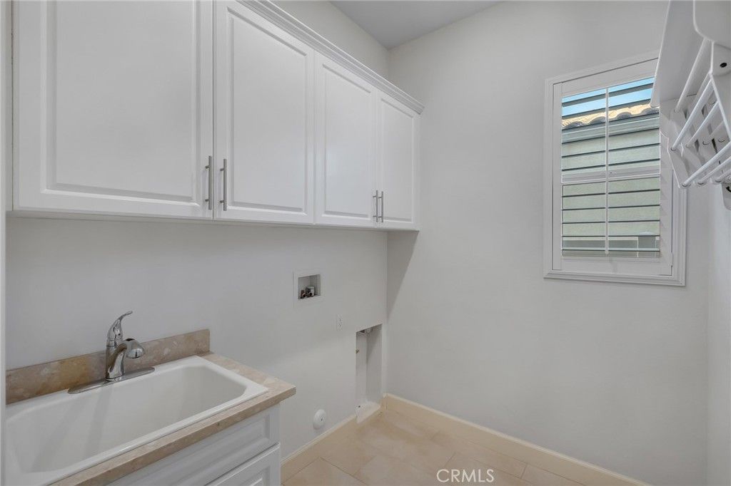 Image 12 of property listing at 18952 Cassia Court, Apple Valley, CA 92308