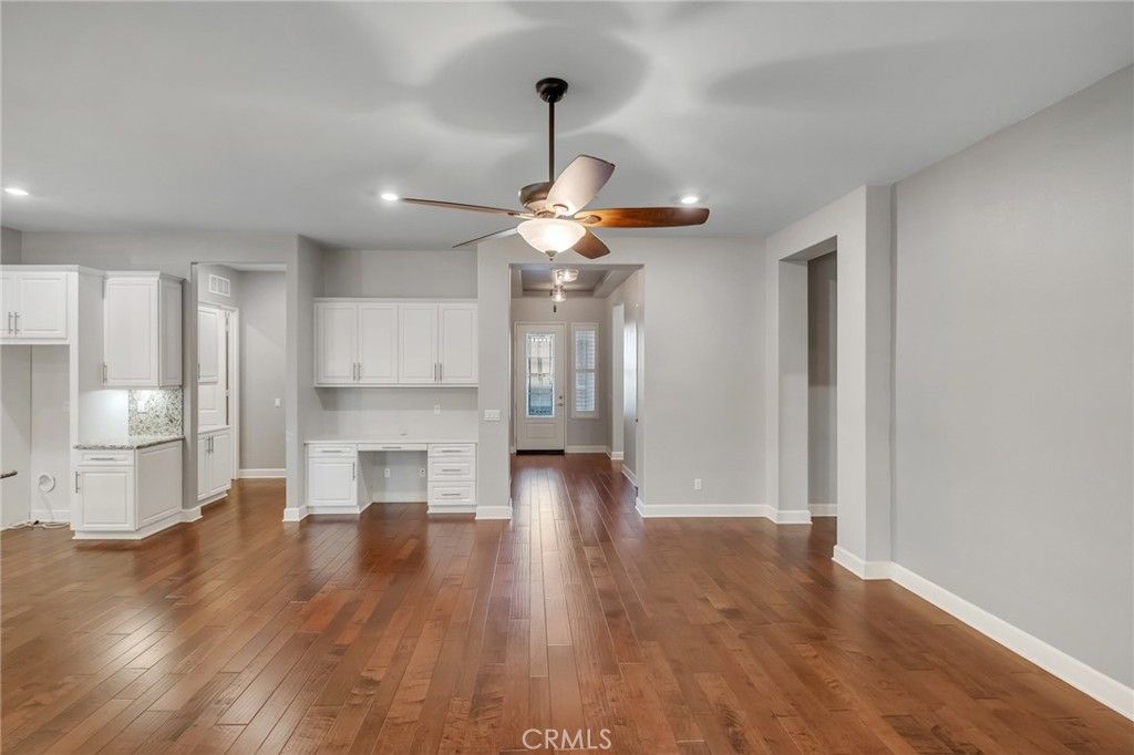 Image 25 of property listing at 18952 Cassia Court, Apple Valley, CA 92308