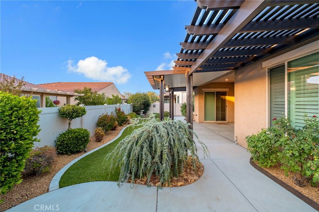 Image 27 of property listing at 18952 Cassia Court, Apple Valley, CA 92308