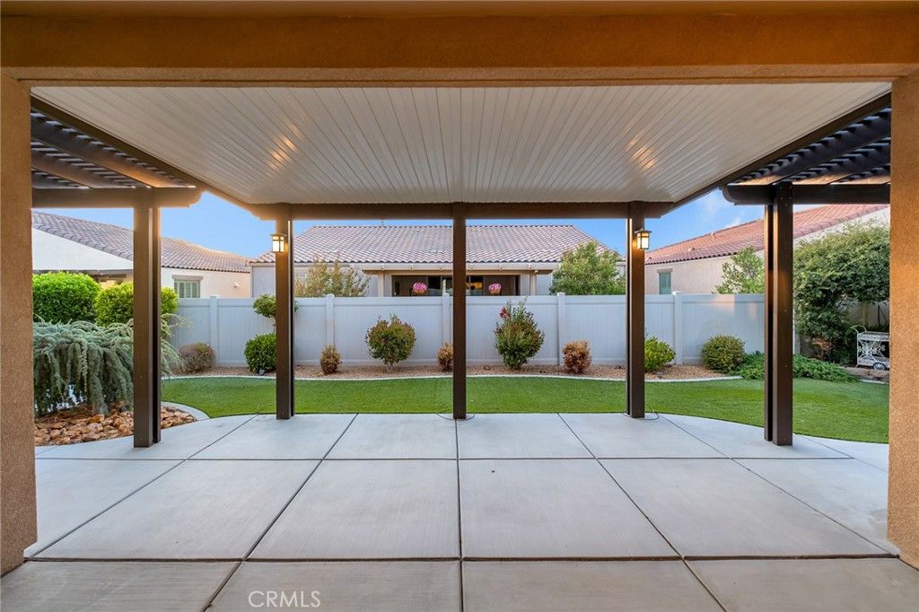 Image 4 of property listing at 18952 Cassia Court, Apple Valley, CA 92308