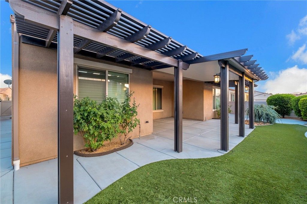 Image 5 of property listing at 18952 Cassia Court, Apple Valley, CA 92308