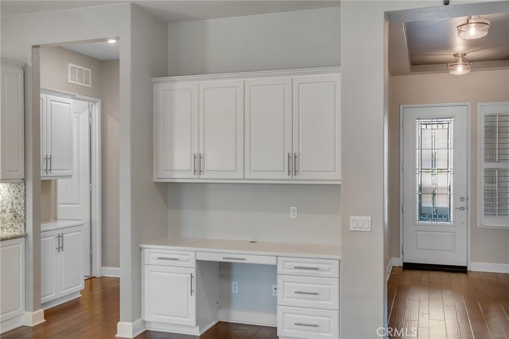 Image 8 of property listing at 18952 Cassia Court, Apple Valley, CA 92308