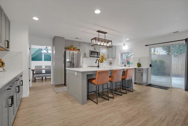 3667 Pine Valley Ct, Turlock, CA 95382