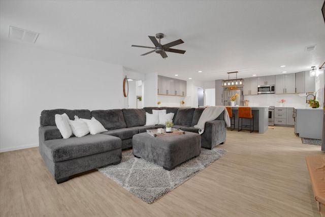 3667 Pine Valley Ct, Turlock, CA 95382