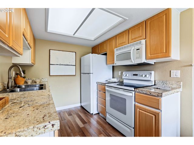 9370 Sw 146TH Ter N 7, Beaverton, OR 97007