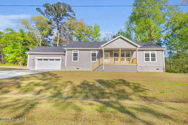 429 Country Club Drive W, Minnesott Beach, NC 28510