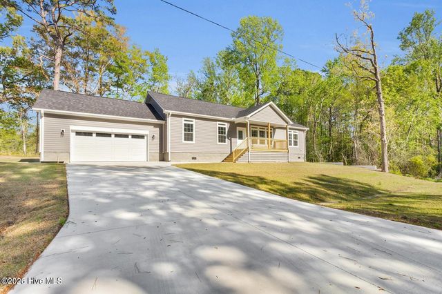 429 Country Club Drive W, Minnesott Beach, NC 28510