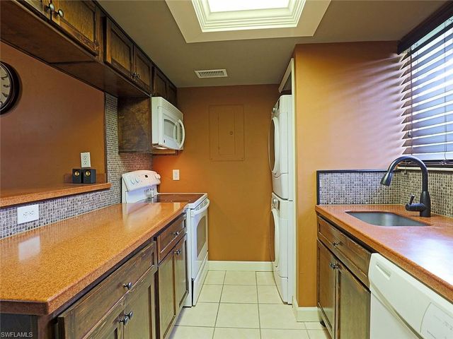 5804 Newfoundland CIR 1, Fort Myers, FL 33907