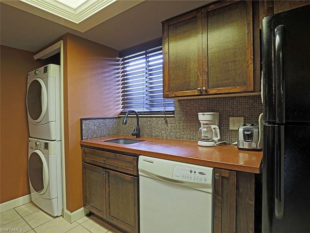 5804 Newfoundland CIR 1, Fort Myers, FL 33907