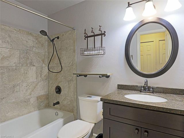 5804 Newfoundland CIR 1, Fort Myers, FL 33907