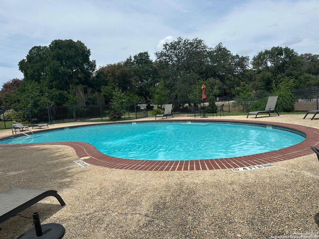 11610 Vance Jackson, Bexar Co, TX 78230