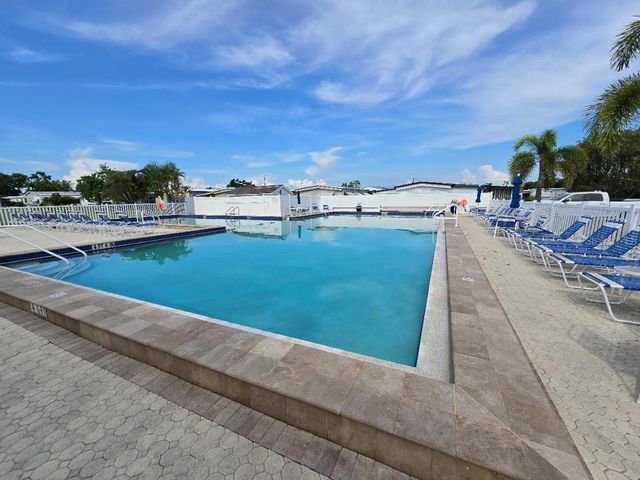 5316 53RD AVENUE E L11, Bradenton, FL 34203