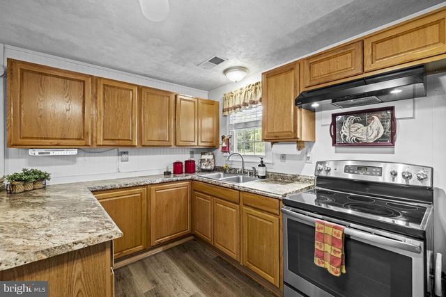171 TRIPLE J RD, Berryville, VA 22611