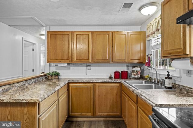 171 TRIPLE J RD, Berryville, VA 22611
