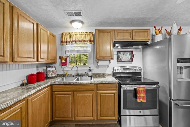 171 TRIPLE J RD, Berryville, VA 22611