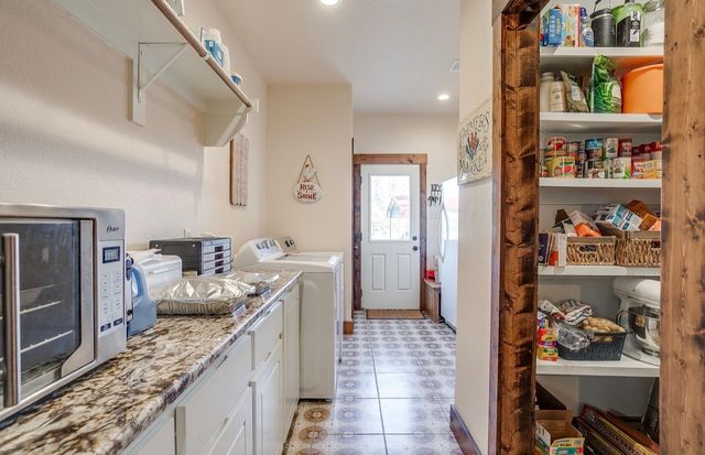 670 Loggins Trail, Poolville, TX 76487