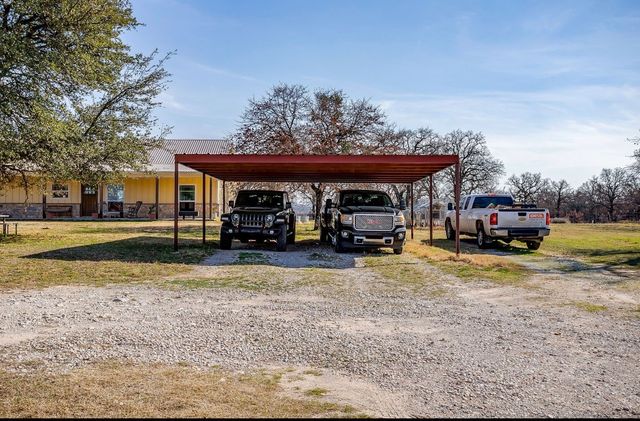 670 Loggins Trail, Poolville, TX 76487