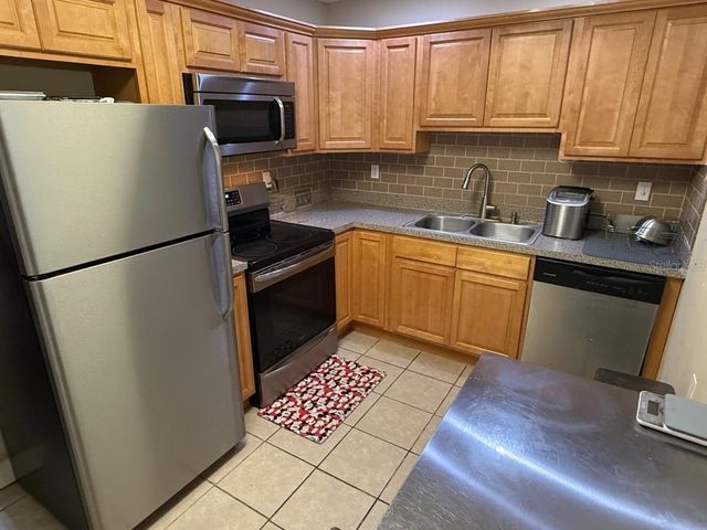 3142 HENDERSON CIRCLE W, Lakeland, FL 33803