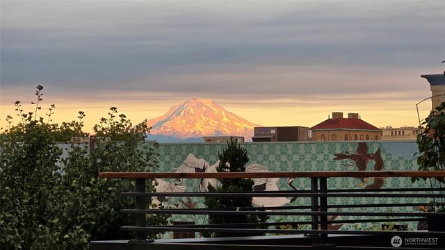 408 6th Avenue, Tacoma, WA 98402