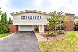 320 McCabe Drive, Hempfield Twp, PA 15601