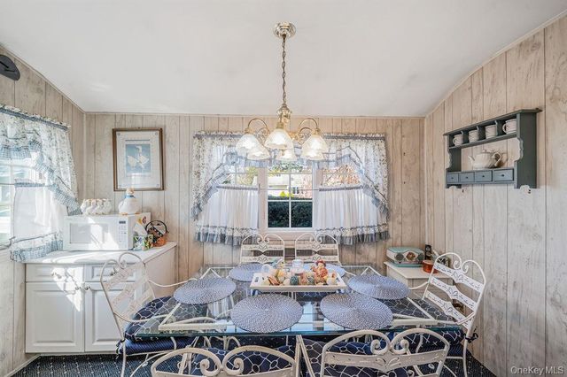 289 W 17th Street, Deer Park, NY 11729