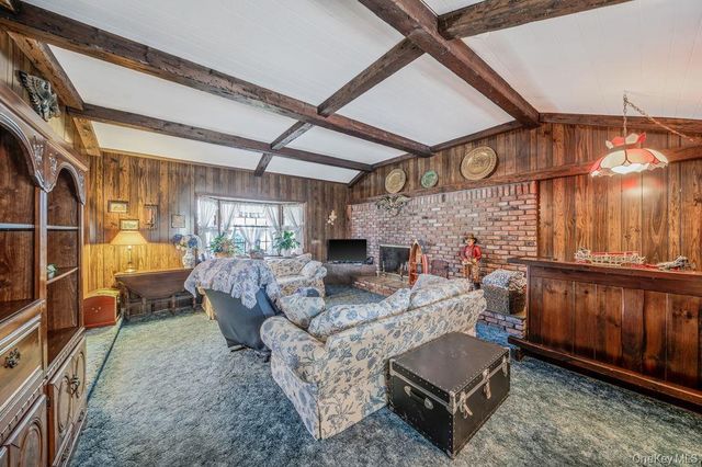 289 W 17th Street, Deer Park, NY 11729