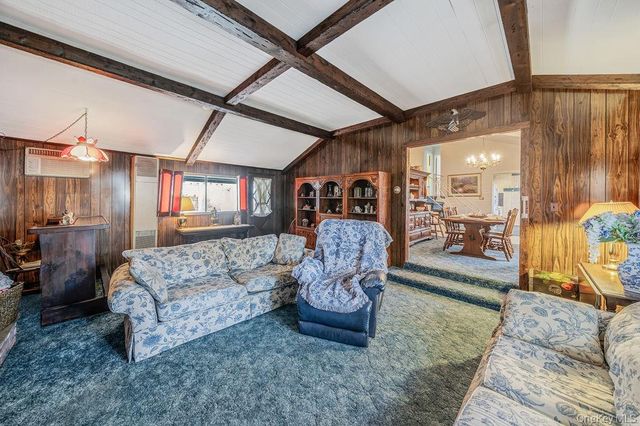 289 W 17th Street, Deer Park, NY 11729