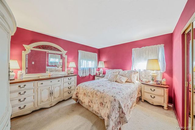 289 W 17th Street, Deer Park, NY 11729