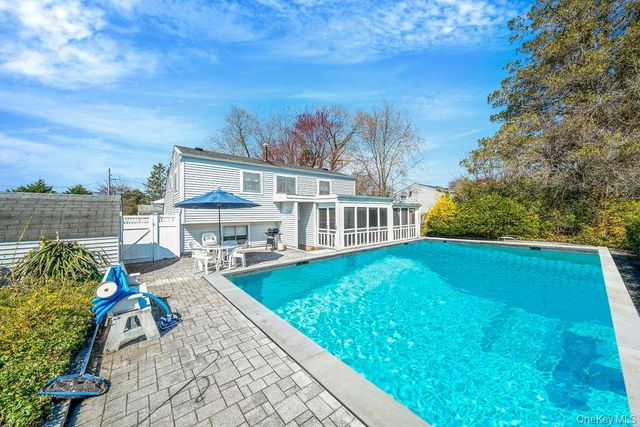 289 W 17th Street, Deer Park, NY 11729